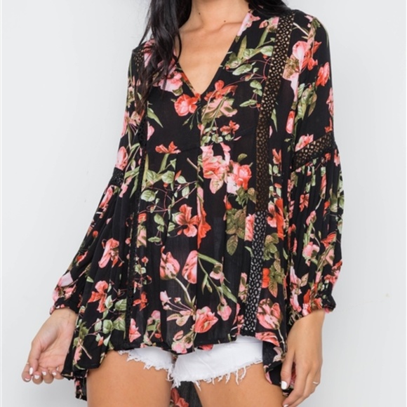 BLACK FLORAL V-NECK HIGH LOW CROCHET TRIM - Picture 2 of 5